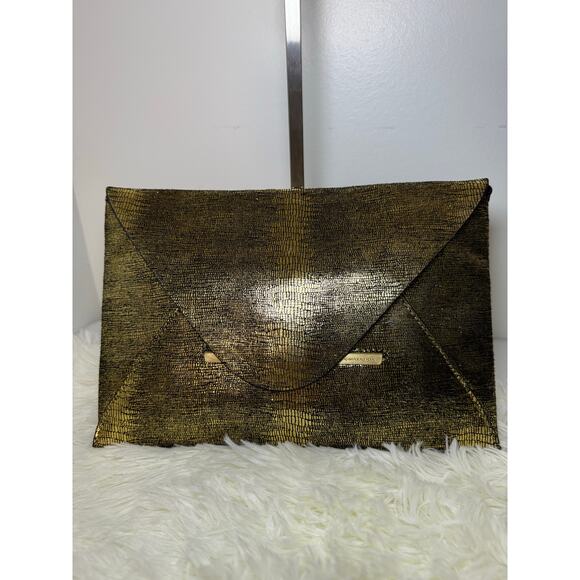 BCBG Gold Clutch - Picture 4 of 6
